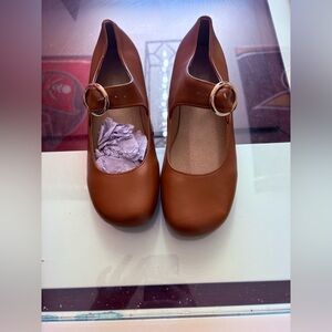 Brown Mary Jane Flats Gold Buckle Size 40 US Size 9 New